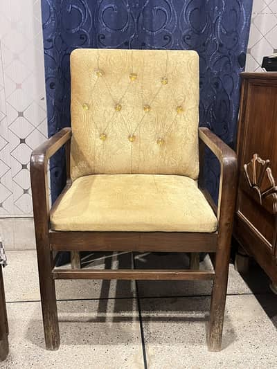 4 piece Wooden chairs Set