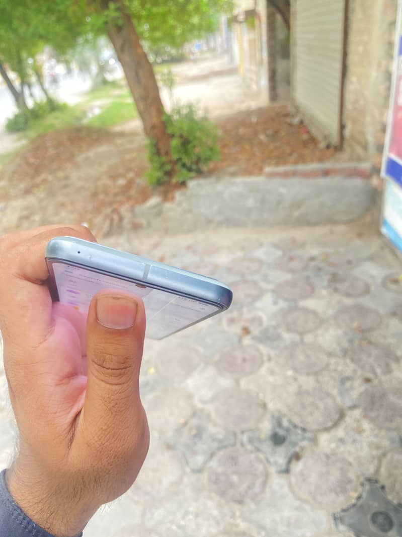 Google Pixel 8 3