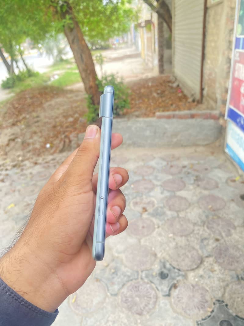 Google Pixel 8 4
