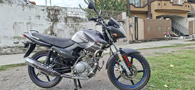 ybr125 grey color in excellent condition