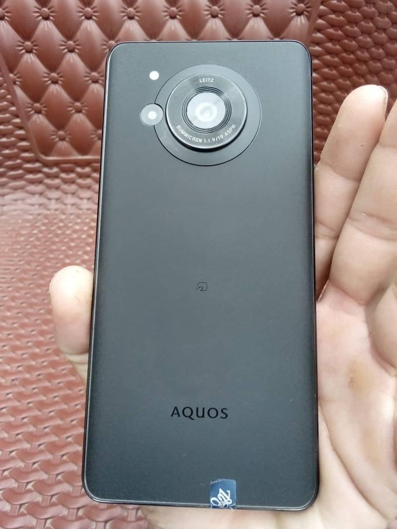 Sharp Aquos R7 4