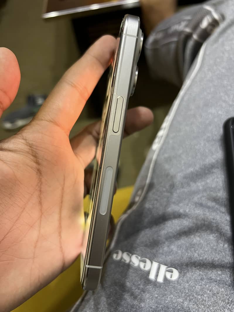 Apple iPhone 15 Pro 1