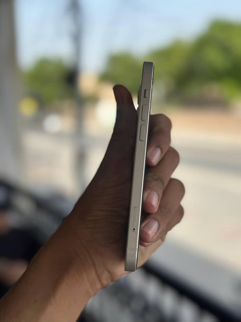 Apple iPhone 12 3