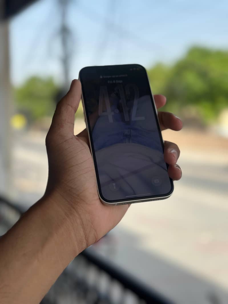Apple iPhone 12 4