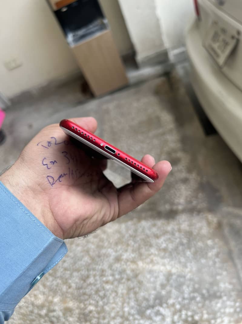 Apple iPhone 7 Plus 0