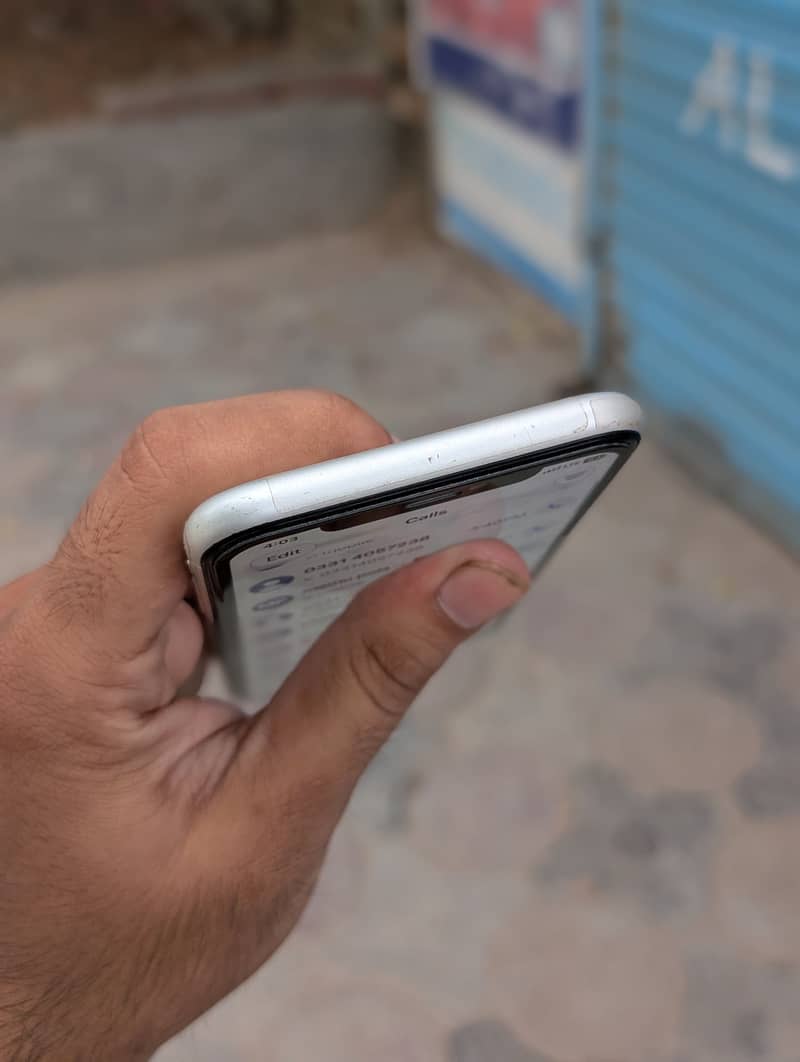 Apple iPhone 11 5