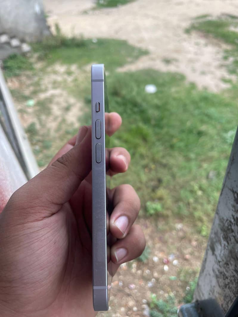 Apple iPhone 14 1