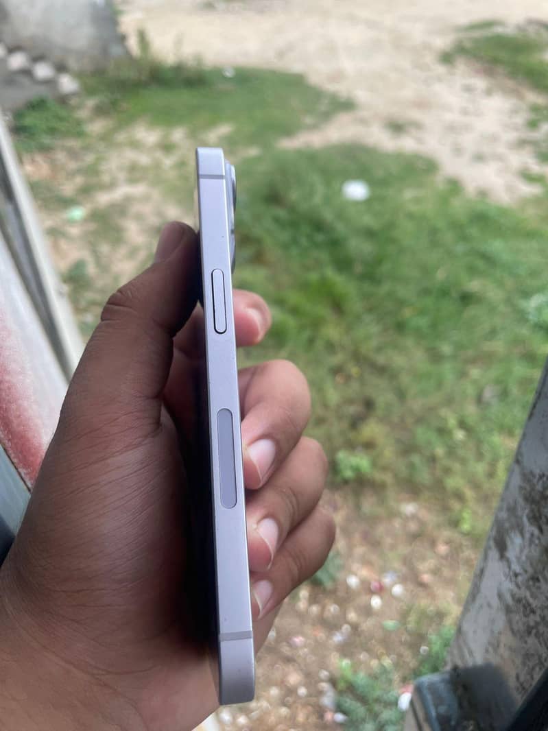 Apple iPhone 14 2