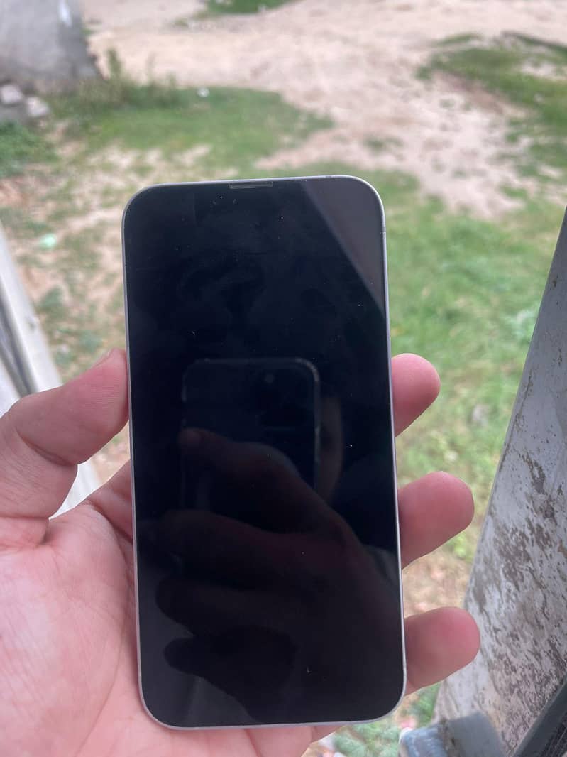 Apple iPhone 14 3