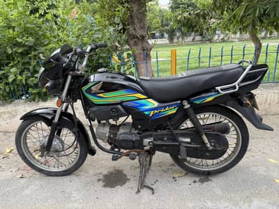 Honda Pridor Black