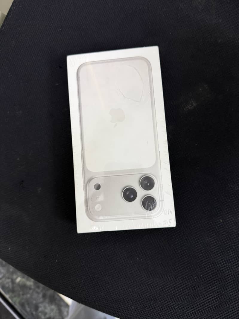 Iphone 17 pro max 3