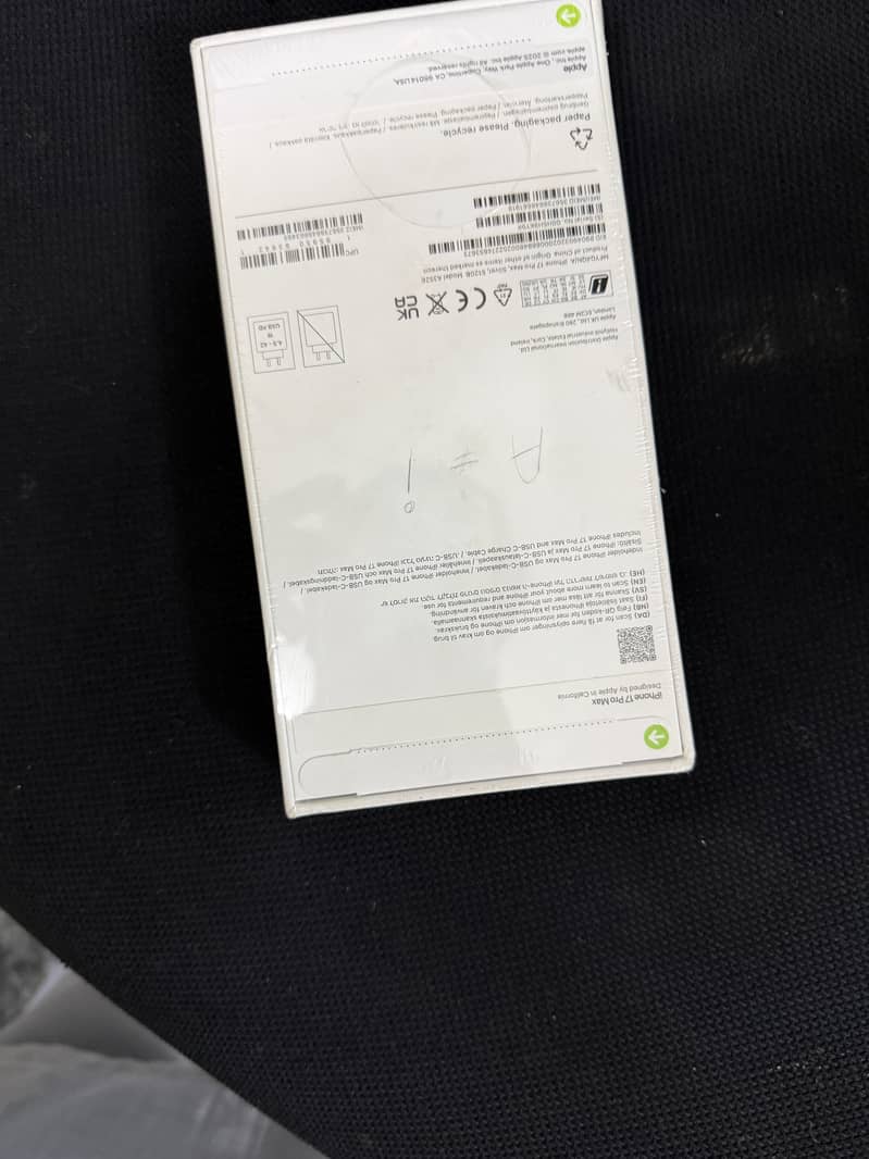 Iphone 17 pro max 4