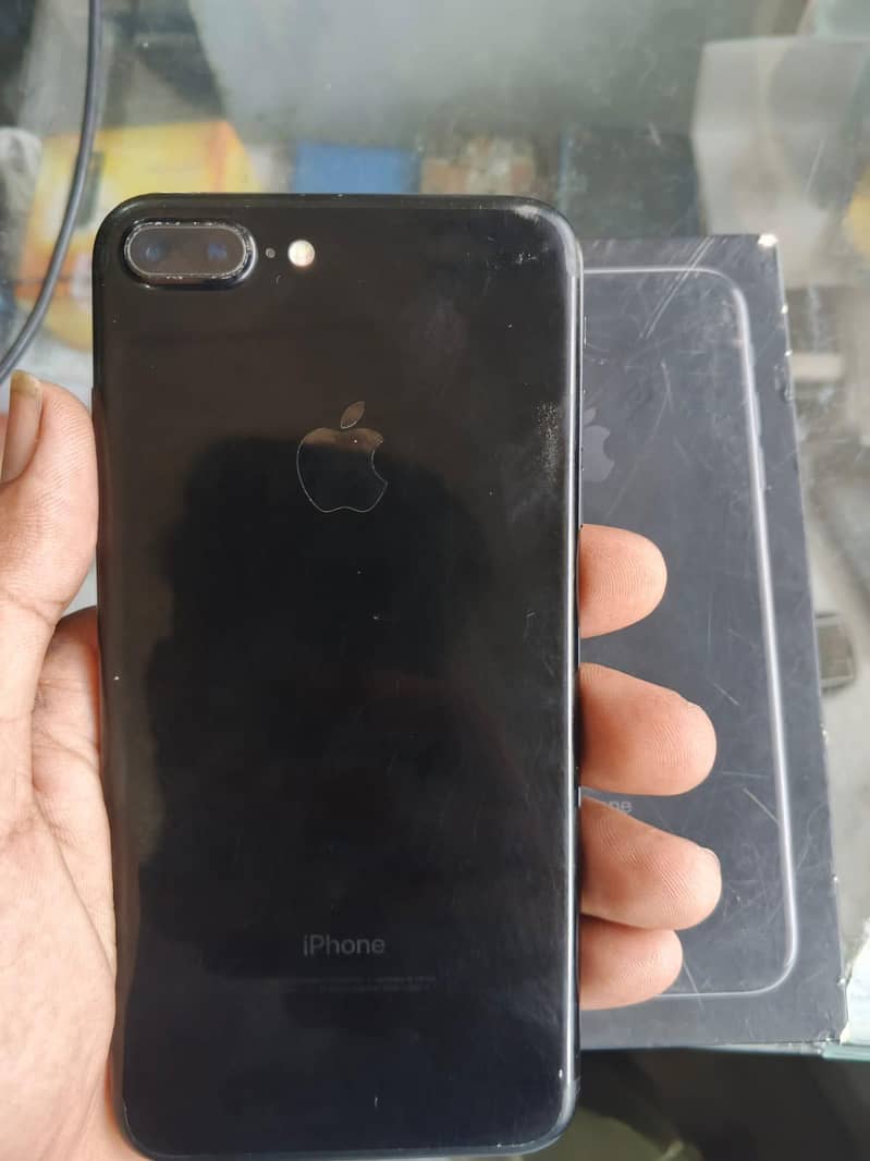 Apple iPhone 7 Plus 2