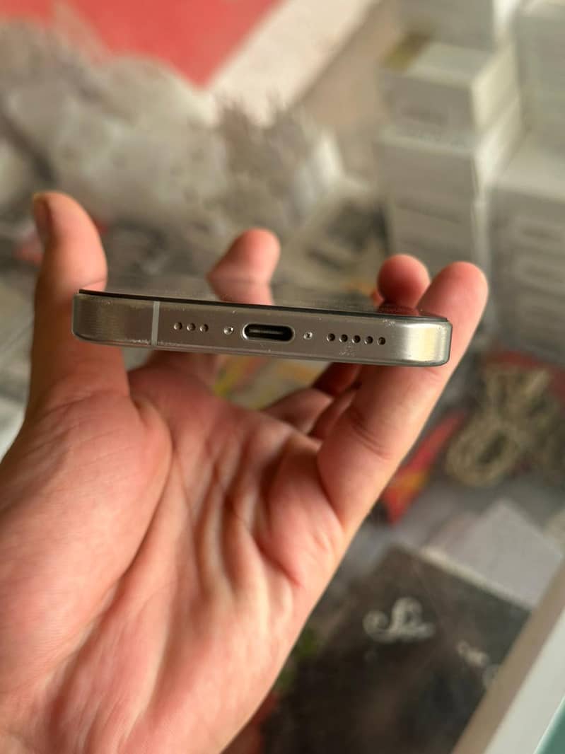 Apple iPhone 15 Pro 3