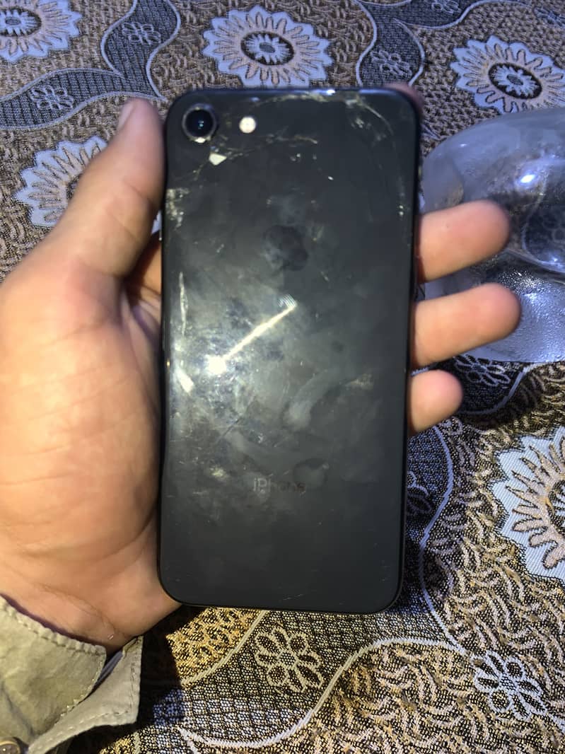 Apple iPhone 8 1