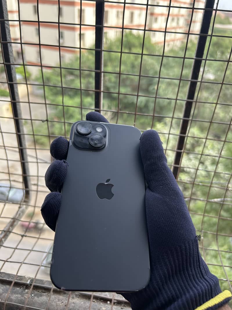 Apple iPhone 15 2