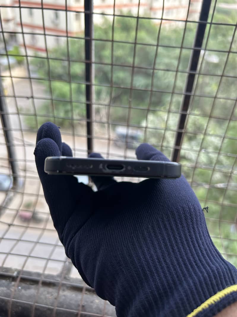 Apple iPhone 15 3