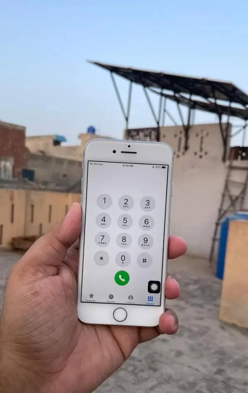 Apple iPhone 7 1