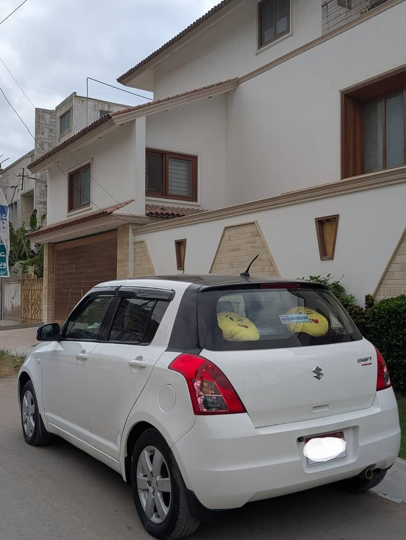 Suzuki Swift Model 2011(Automatic) 2