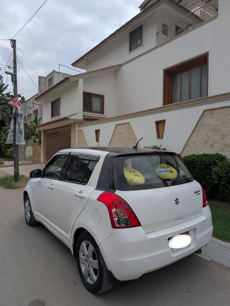 Suzuki Swift Model 2011(Automatic) 4