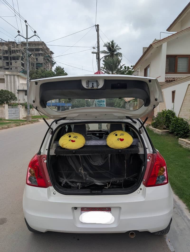 Suzuki Swift Model 2011(Automatic) 6