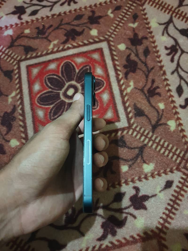 Apple iPhone 14 4