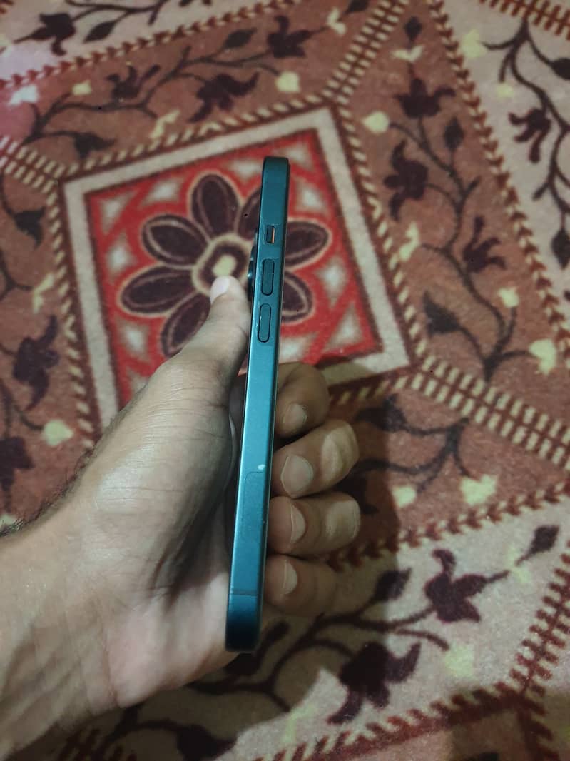 Apple iPhone 14 5