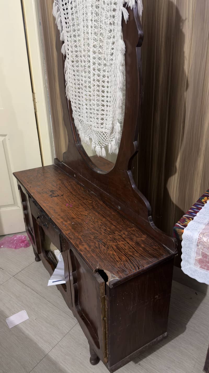 Old style mirror 2