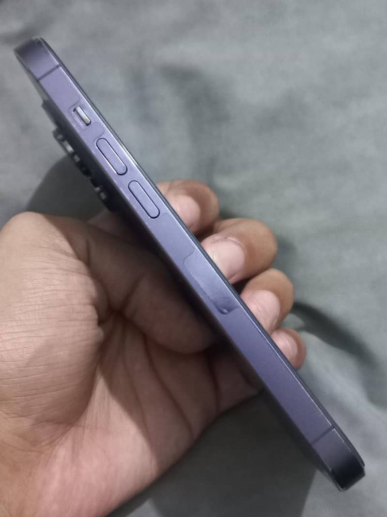 Apple iPhone 14 Pro 2