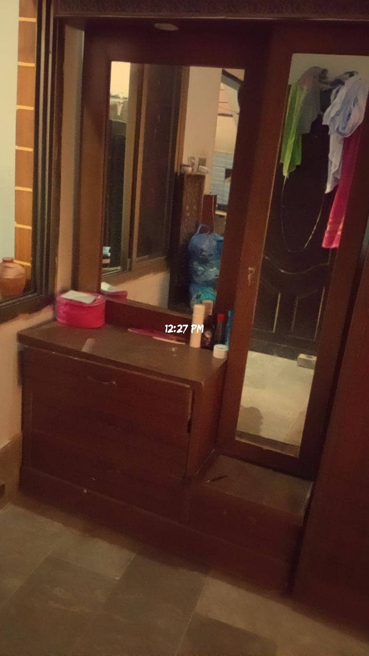 Divider And Dressing Table 4