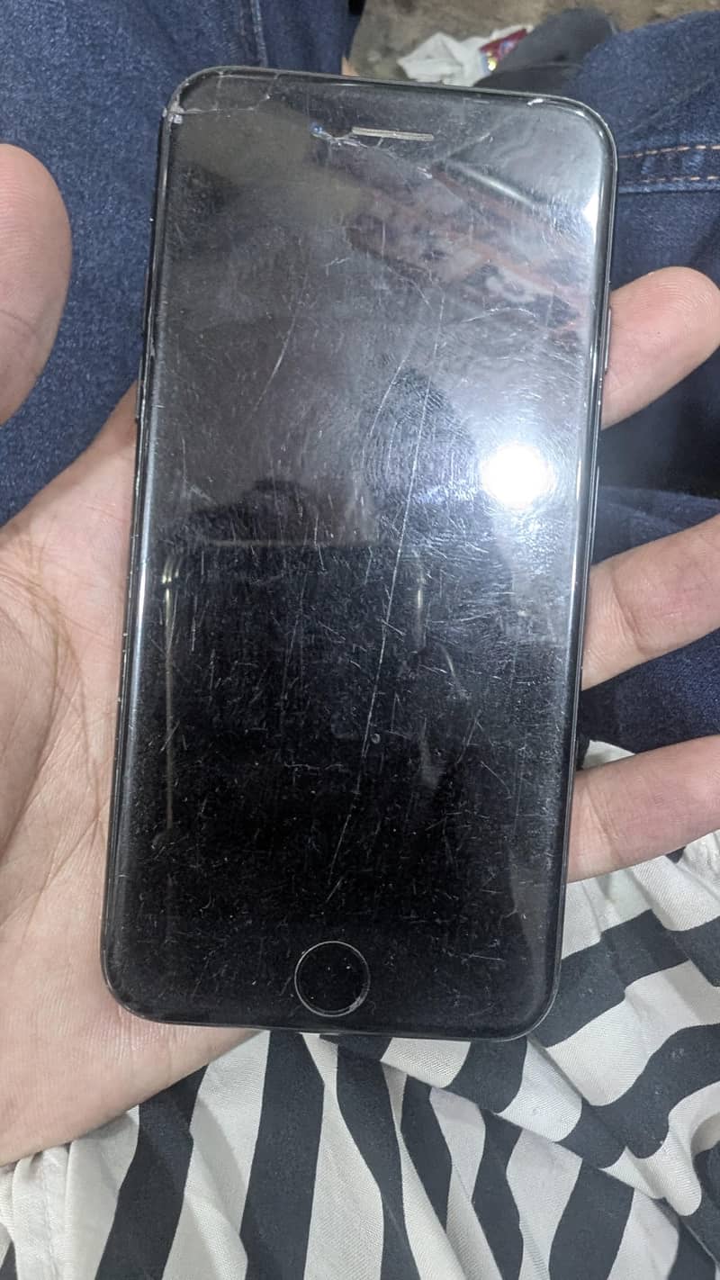 Apple iPhone 7 1