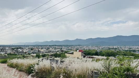 1 Kanal Heighted Plot with Premium Dam & Margalla View Upper Bani Gala