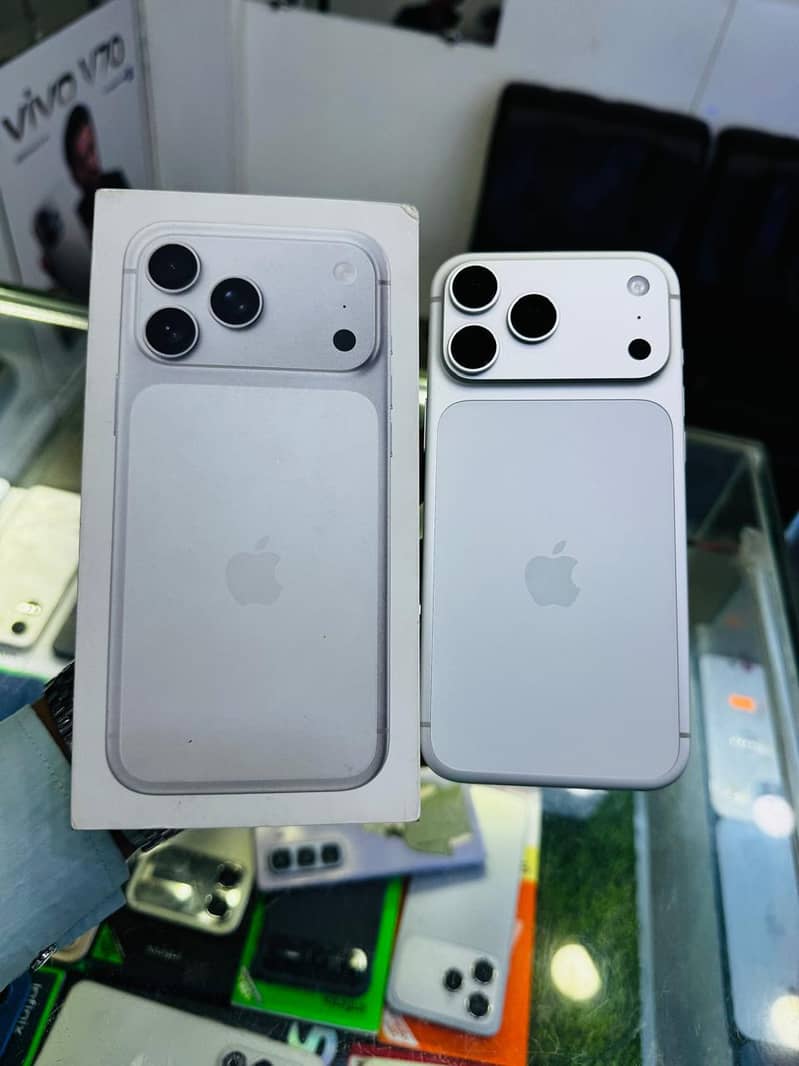 Apple iPhone 17 Pro Max 0