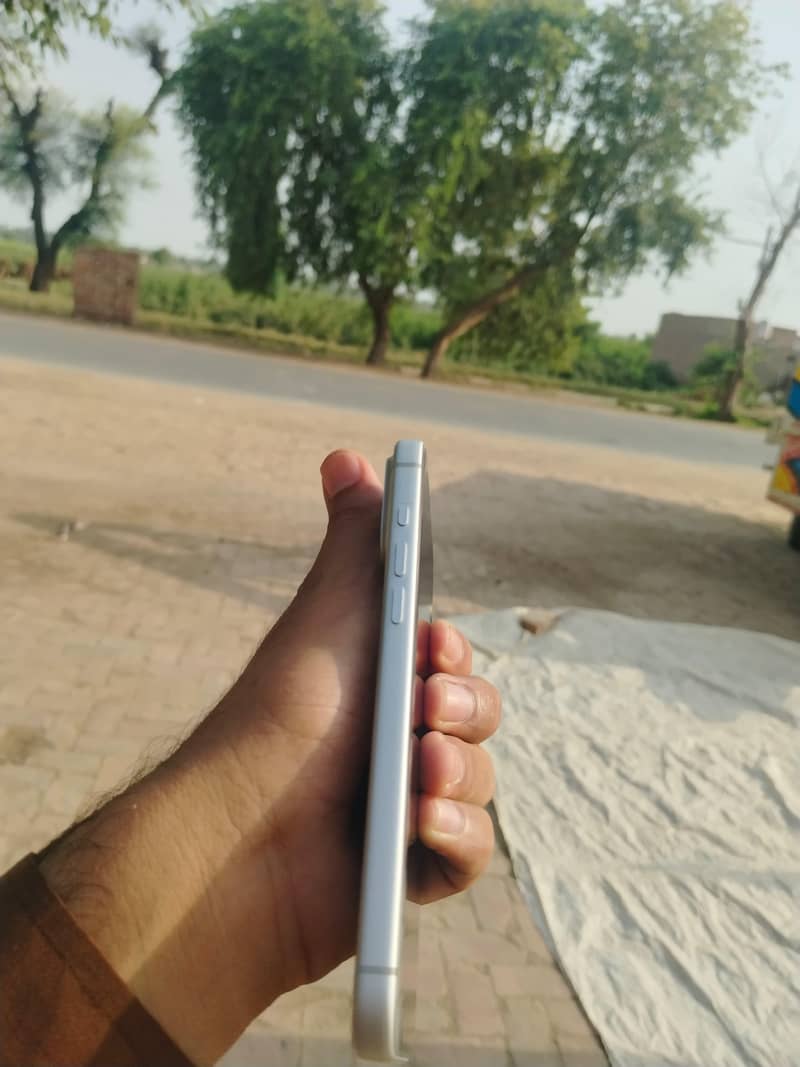 Apple iPhone 17 Pro Max 6