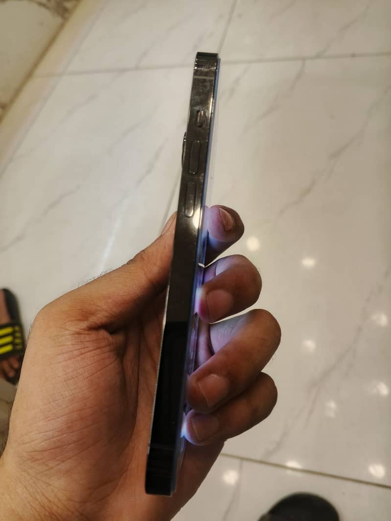 Apple iPhone 14 Pro 1