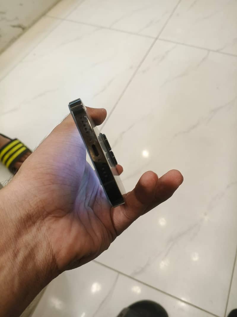 Apple iPhone 14 Pro 3