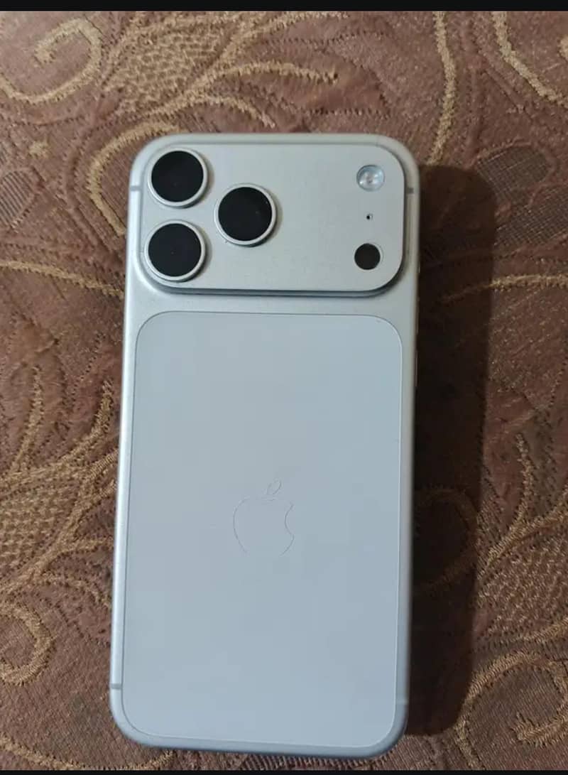 Apple iPhone 17 Pro Max 0