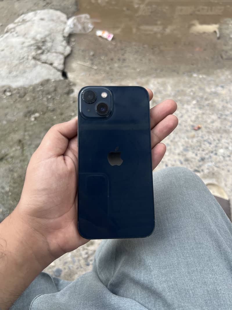 Apple iPhone 13 0