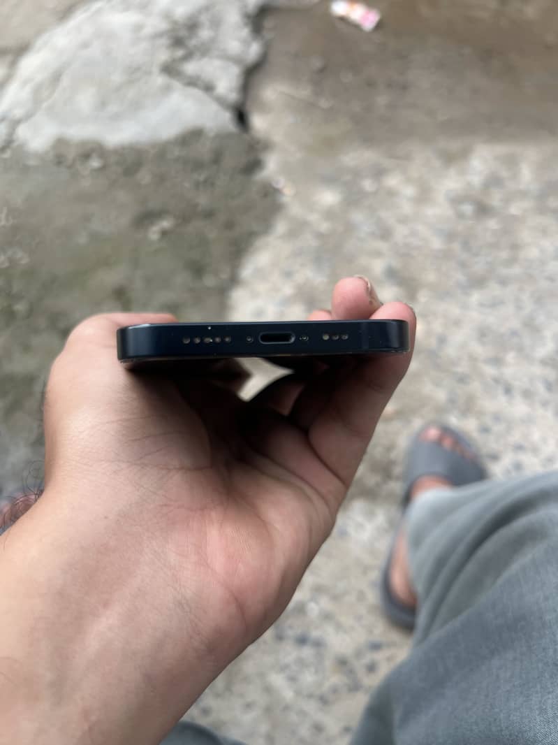 Apple iPhone 13 3