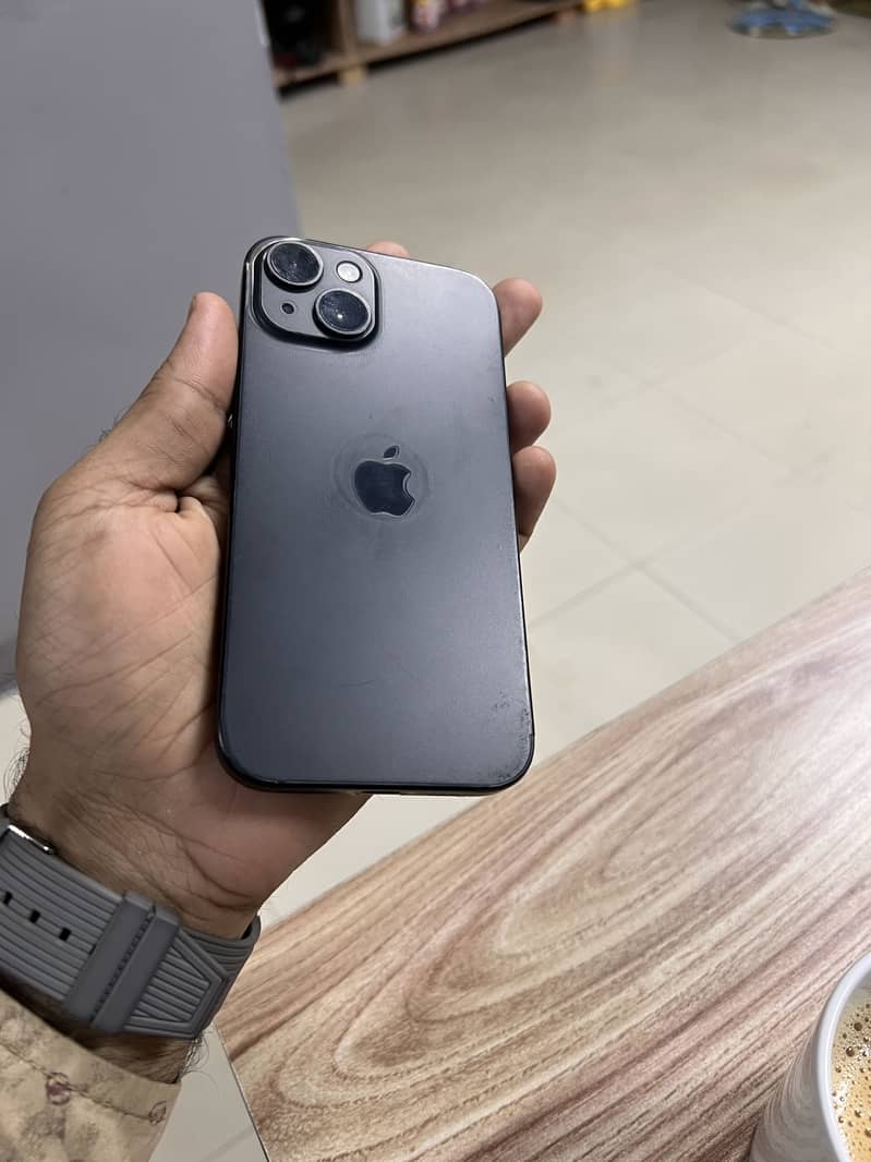 iPhone 15 4