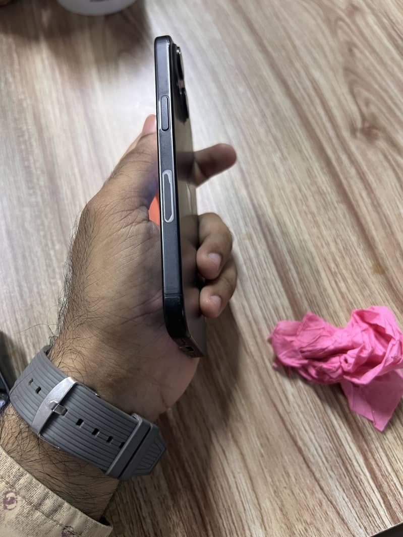 iPhone 15 5