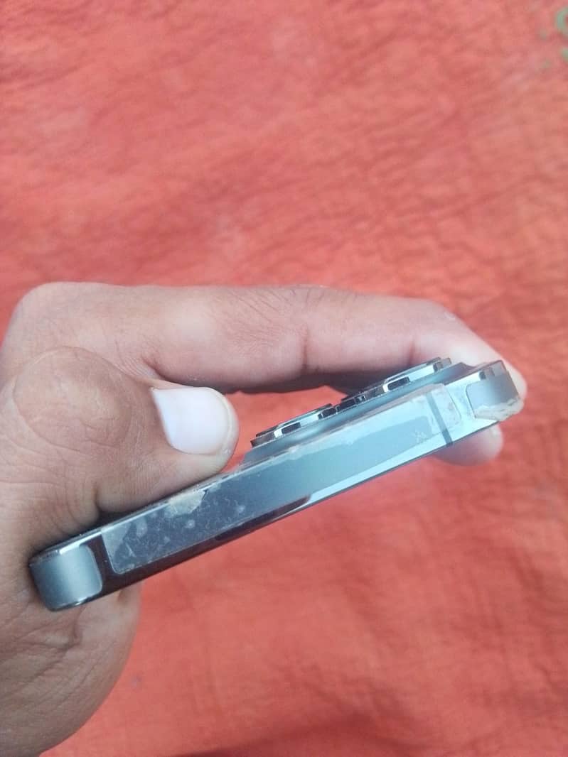 Apple iPhone 13 Pro 1