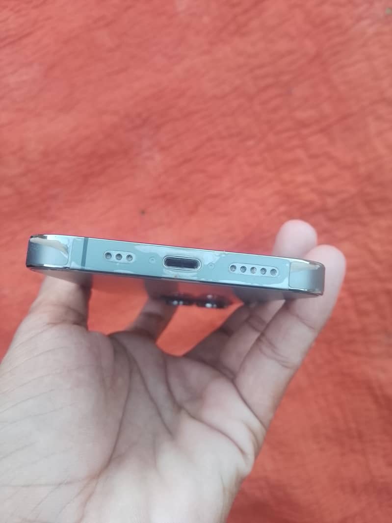Apple iPhone 13 Pro 4