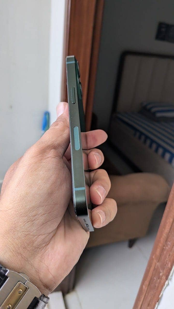 Apple iPhone 13 1