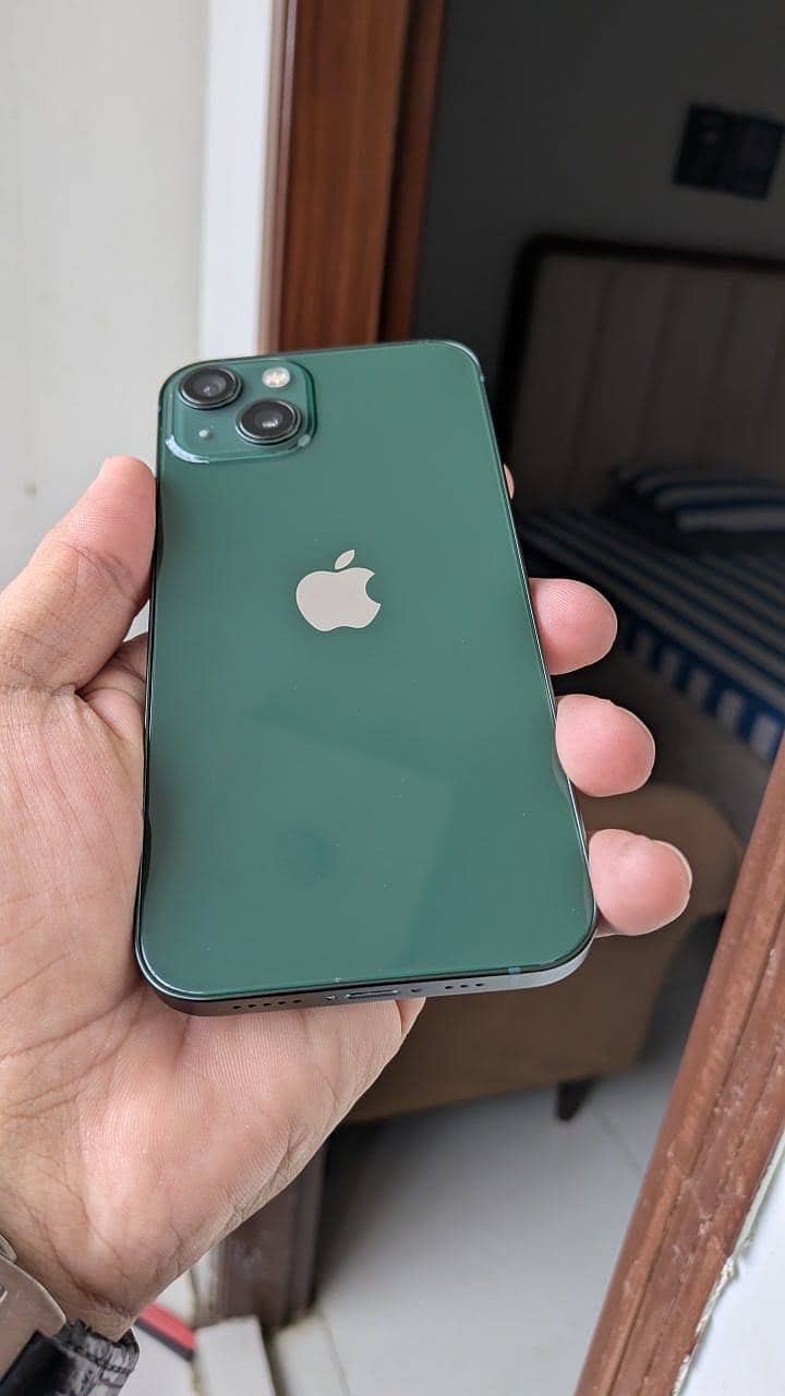 Apple iPhone 13 2