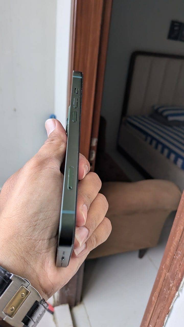 Apple iPhone 13 3