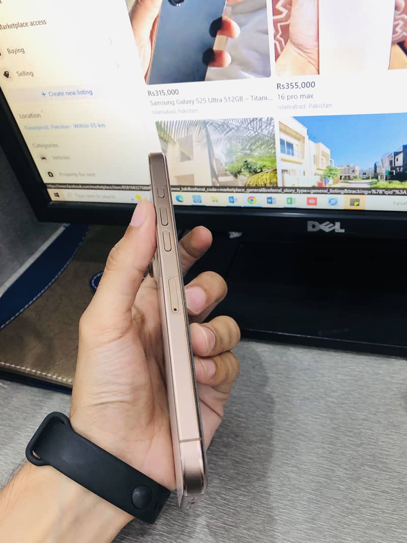 Apple iPhone 16 Pro Max 1