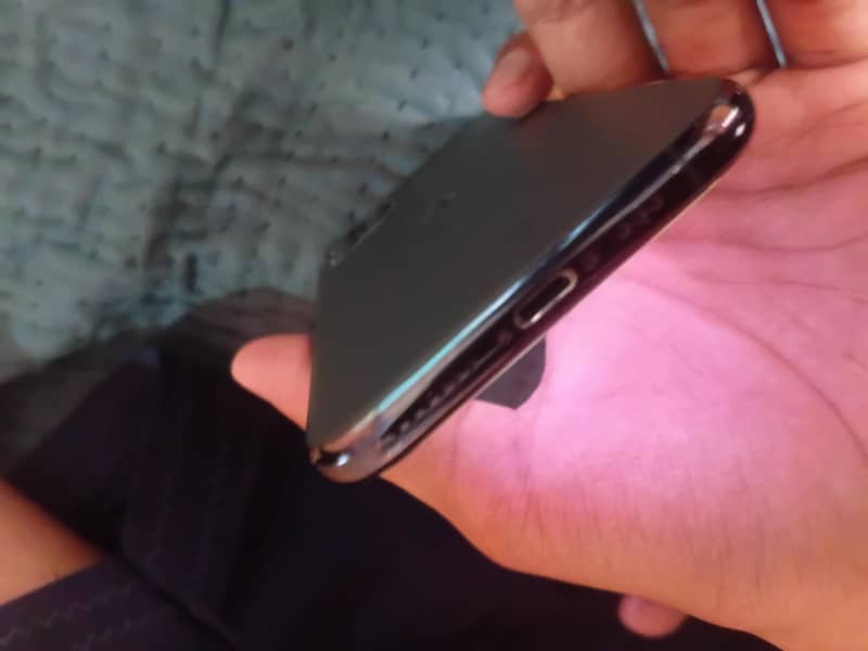 Apple iPhone 11 Pro 1
