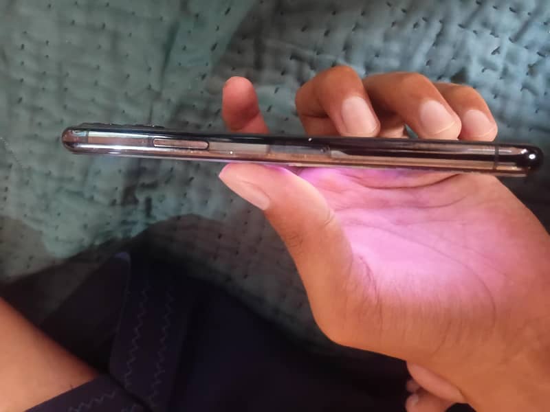Apple iPhone 11 Pro 2