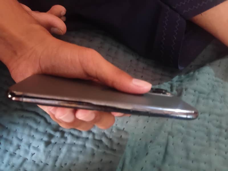 Apple iPhone 11 Pro 3